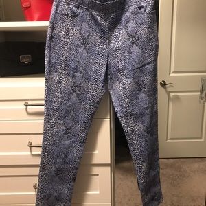 Juliette snake print pull on pant leggings.